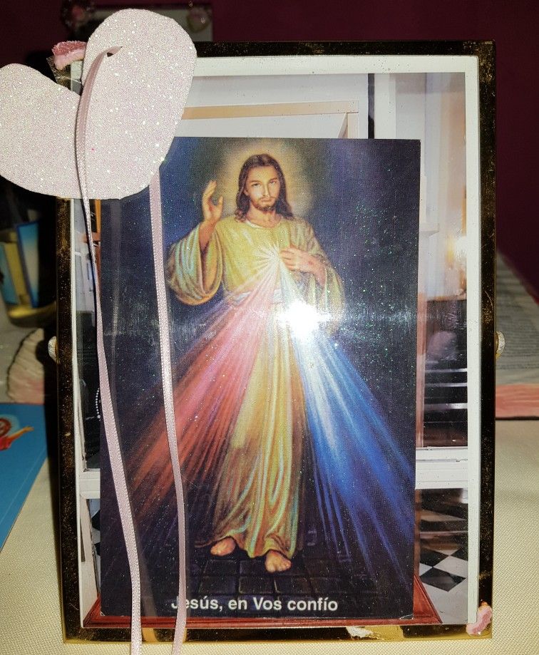Divina Misericordia - La Divina Misericordia Es Insondable E Inagotable Como Jesus 2