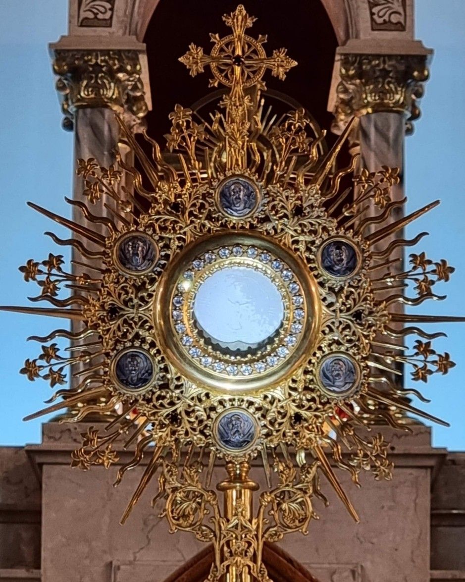 Divina Misericordia - La Gloria Para Siempre A Ti Mi Rey