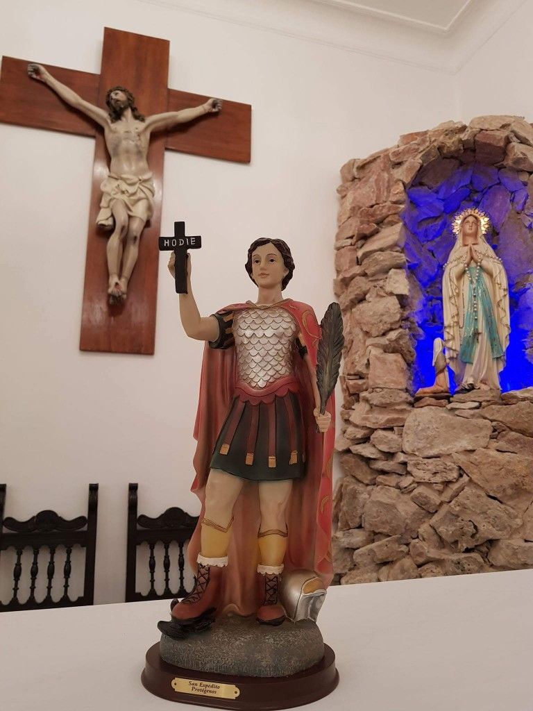 San Expedito - Jesucristo Rey De Reyes Madre De La Salud Bendita Seas San E