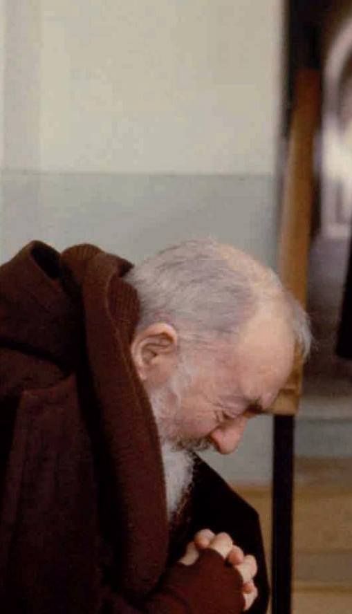 Santo Padre Pío - Saint Padre Pio 1